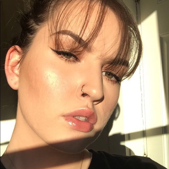 Meet your Posher, Kennedy - Picture 1 of 3